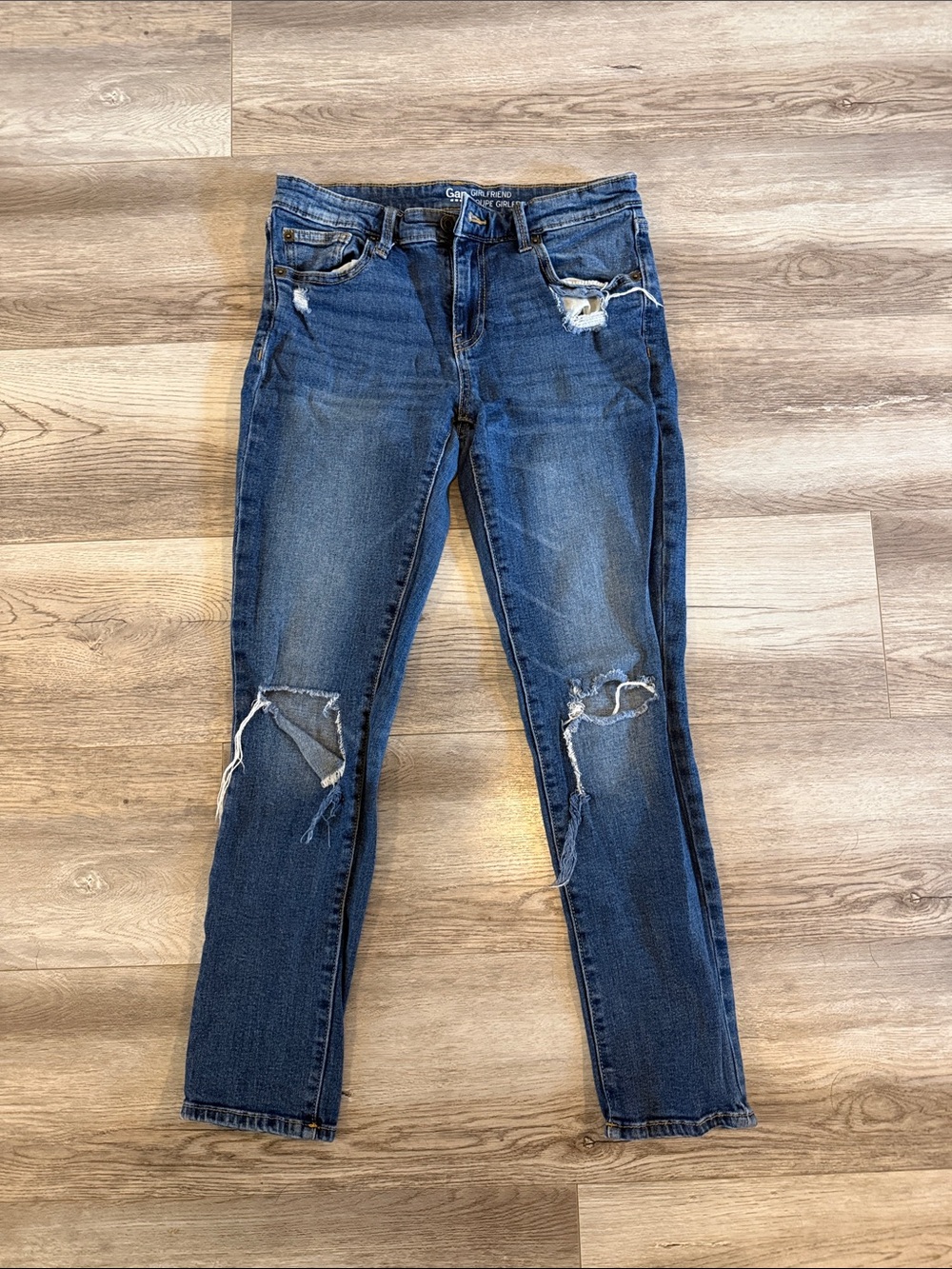 GAP Distressed Skinny Jeans in Dark Blue Wash